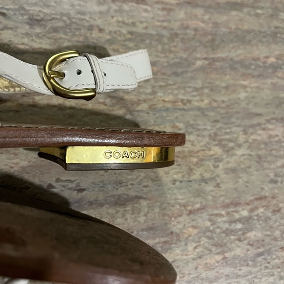 Coach thong sandals with embossed daisies - Picture 11 of 16